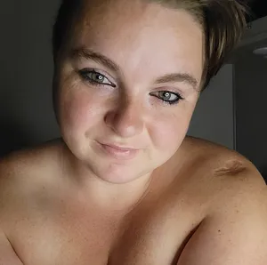 TheQu33nOfNubs thequeenbee69 OnlyFans