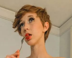 Alice White ~ ASK ABOUT THE FOX FAM aliceoncam OnlyFans