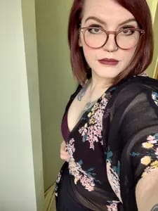 worthlessholes worthlessholes OnlyFans