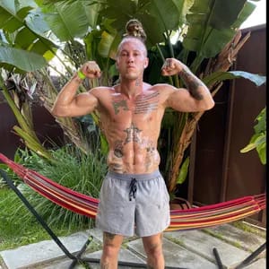 Huge Hefner nonameln OnlyFans