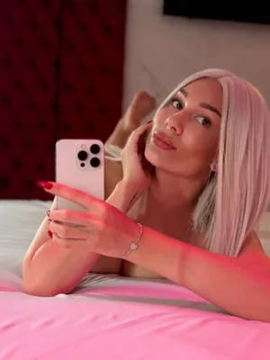 ☀️ Lucia Morris ☀️