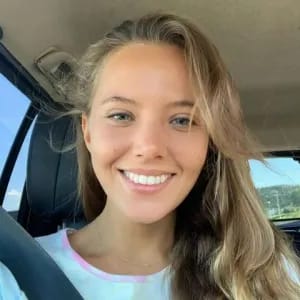 Katya Clover 🍀 natural beauty 💚