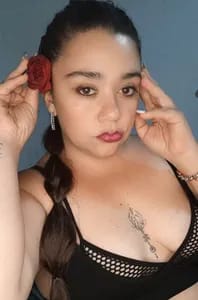 JES Queen of hot hearts👑❤️‍🔥 queenofhothearts OnlyFans