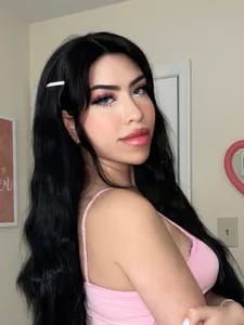 J carolinebabiee OnlyFans