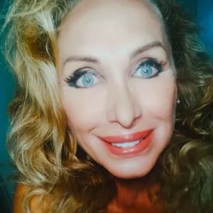 CM Showgirl christymcnicol OnlyFans