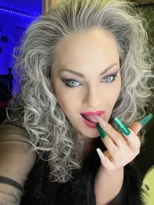 Torrey Lisa #cougar #PAWG #mature polycougar OnlyFans