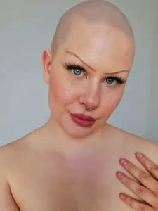 Nyla ♡ Bald Barbie nylathatbaldbarbie OnlyFans