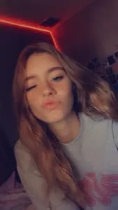 Lora Berry 🥰💗 loraberry OnlyFans