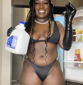 Melanins Fart Page 🍑💨 melgotthemilk OnlyFans