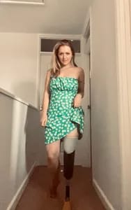 Amputee Bee 🐝🍯🦿🖤💋 amputeebee OnlyFans