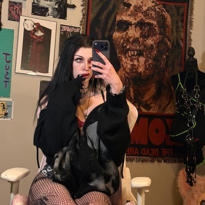 𝔱𝔦𝔤𝔥𝔱𝔢𝔰𝔱 𝔤𝔬𝔱𝔥 || #1 spicy content on OF 🥵🔥