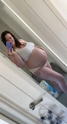 Milk Mommy Holli 🍼Pregnant MILF