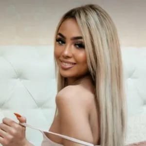 ⋆  🎀  𝐼𝓏𝓏𝓎 𝐵𝓁𝓊  🎀  ⋆