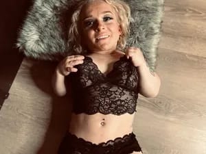 Midget stripper XXX sassee cassee sasseecassee OnlyFans
