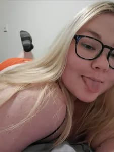Chloe 🤍 curvybbyfree OnlyFans