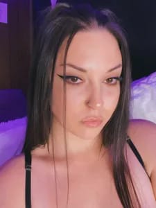 Vanessa Hughes lochnessa93 OnlyFans