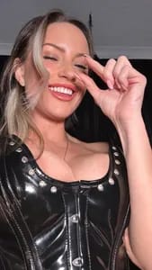 Latex Mommy Lara ⚫⭐ IM GOING TO RUIN YOU!