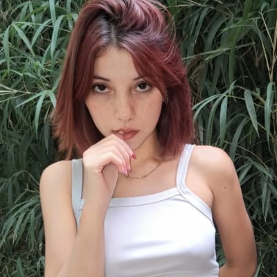 Lily • 18 ginger 🍓🤍 lily_tiny OnlyFans