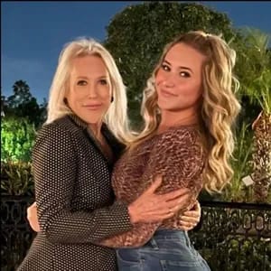 Ur Fav Duo 😍 hannahandsuzie OnlyFans