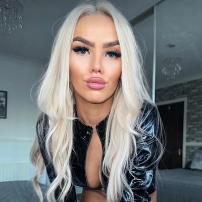 Lucie Miller 👸🏼 ANAL Queen 🍑🍆 Sub For Video 