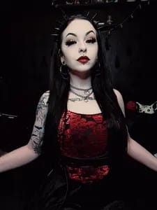 𝕮𝖍𝖆𝖗𝖑𝖔𝖙𝖙𝖊-𝕰𝖑𝖎𝖟𝖆𝖇𝖊𝖙𝖍 littleheathengoth OnlyFans