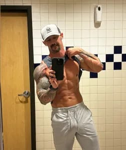 Logan Chase loganchase28 OnlyFans