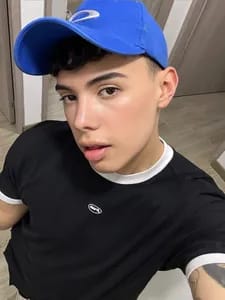 𝘡𝘢𝘮𝘶𝘦𝘭 🍼🐥 zamuel19y OnlyFans