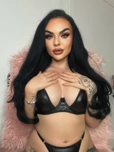 BRITISH S1UT 😳 itsnicolekimberly OnlyFans