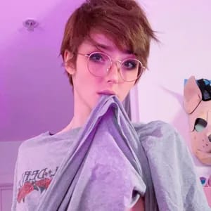 Lana Clover (he/they) femboilana OnlyFans