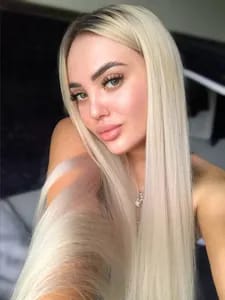 Lydia 💜 8 INCH GIRL COCK 🏳️‍⚧️ lydiakim OnlyFans