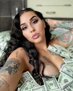 𝓚𝓮𝓵𝓵𝓲𝓮 𝓡𝓸𝓳𝓪𝓼 🇵🇷🔌 therealmizkellie OnlyFans