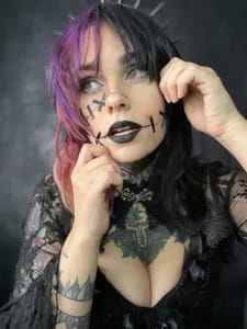 BIG TIDDY BRITISH GIRL laheldoll OnlyFans