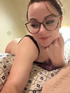 Avery girlonfire_26 OnlyFans