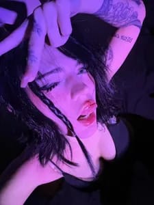 ess <3 essaere OnlyFans