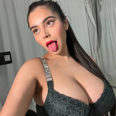 Big Titty Arab Princess 👑 FREE PAGE