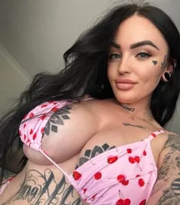 Tattooed brat 💕 jadeaamber OnlyFans