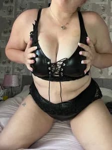 Hairy Mommmmy 😈 funwithmommy OnlyFans