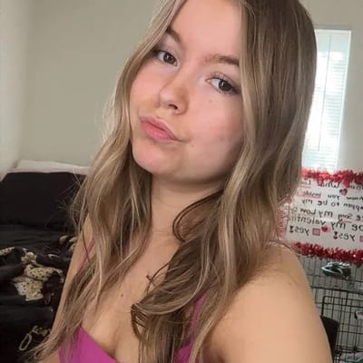 chlo OnlyFans creator in the Paramedic niche
