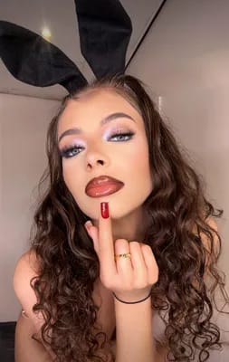 Goddess Ice 🎀🐇❄️