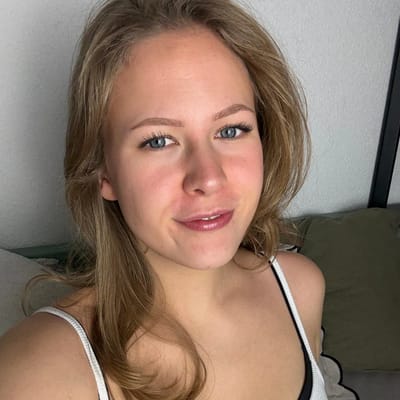 Julia ❤️ YOUNG MILF