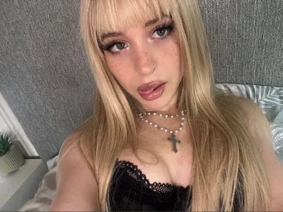 Faye - TEEN SLUT!