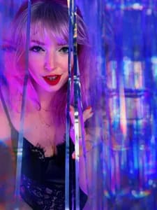 Naomi ✨ Birthday 5/25 lilpinkalien OnlyFans