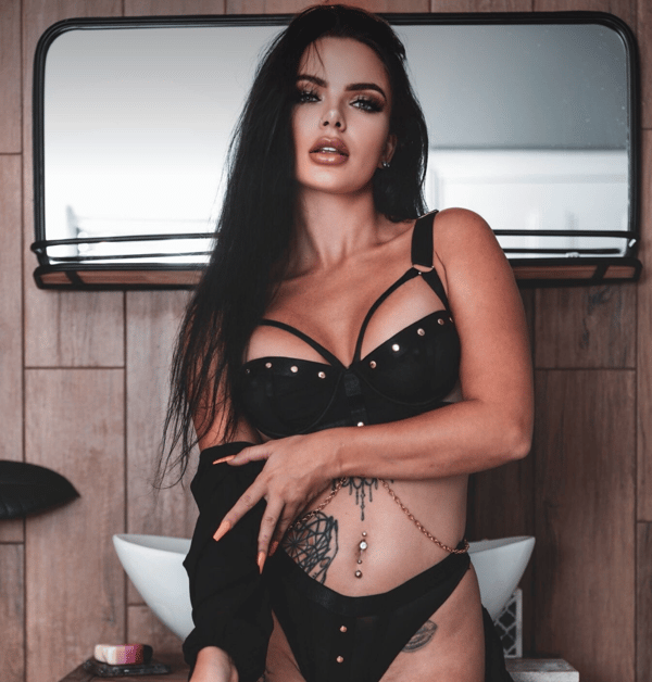 Ellie | Financial Dominatrix 💰🖤 FREE 