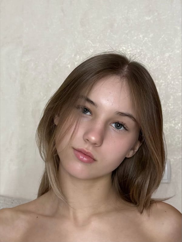Veronika 🌸