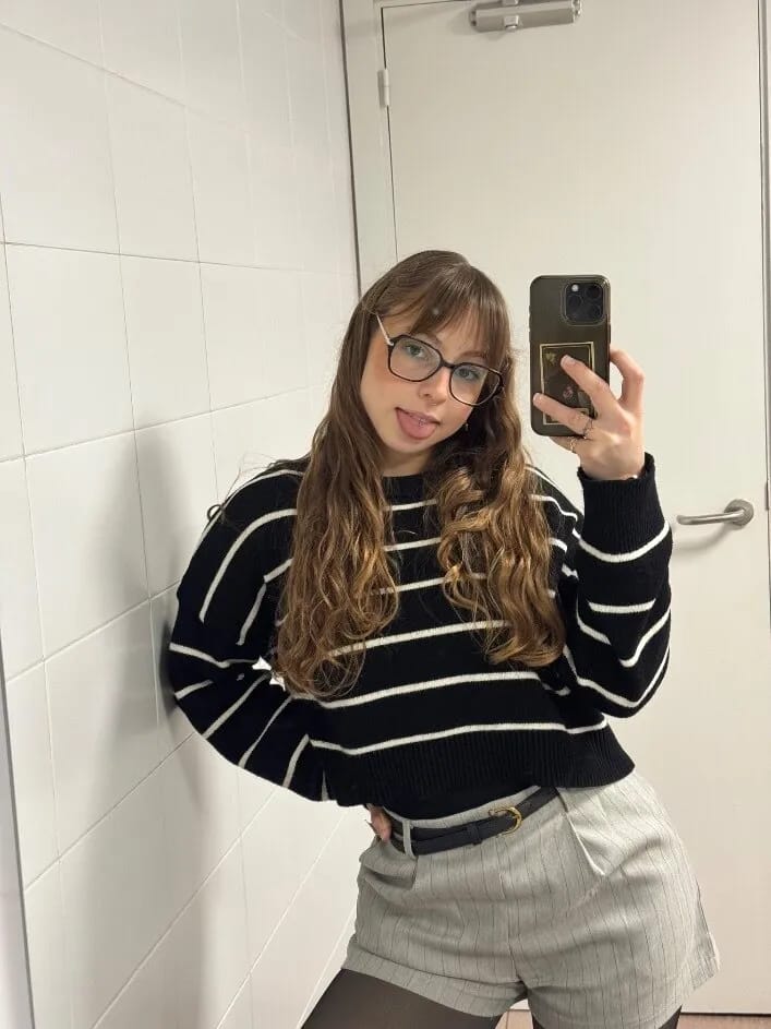 Julia A. Sinclair sharing her fitness progress and training insights on OnlyFans
